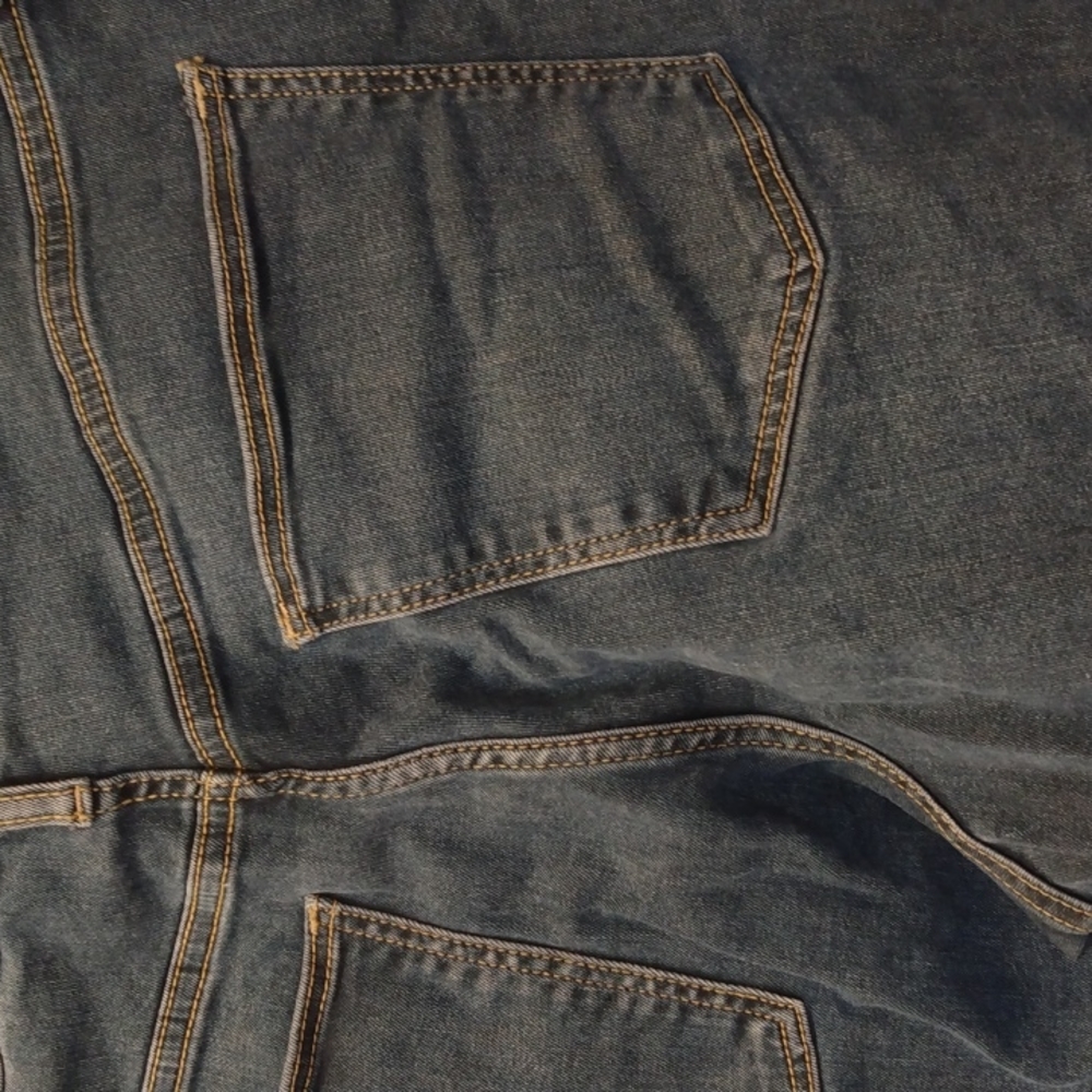Universal Thread ladies size 14/32R jeans, - Picture 8 of 8